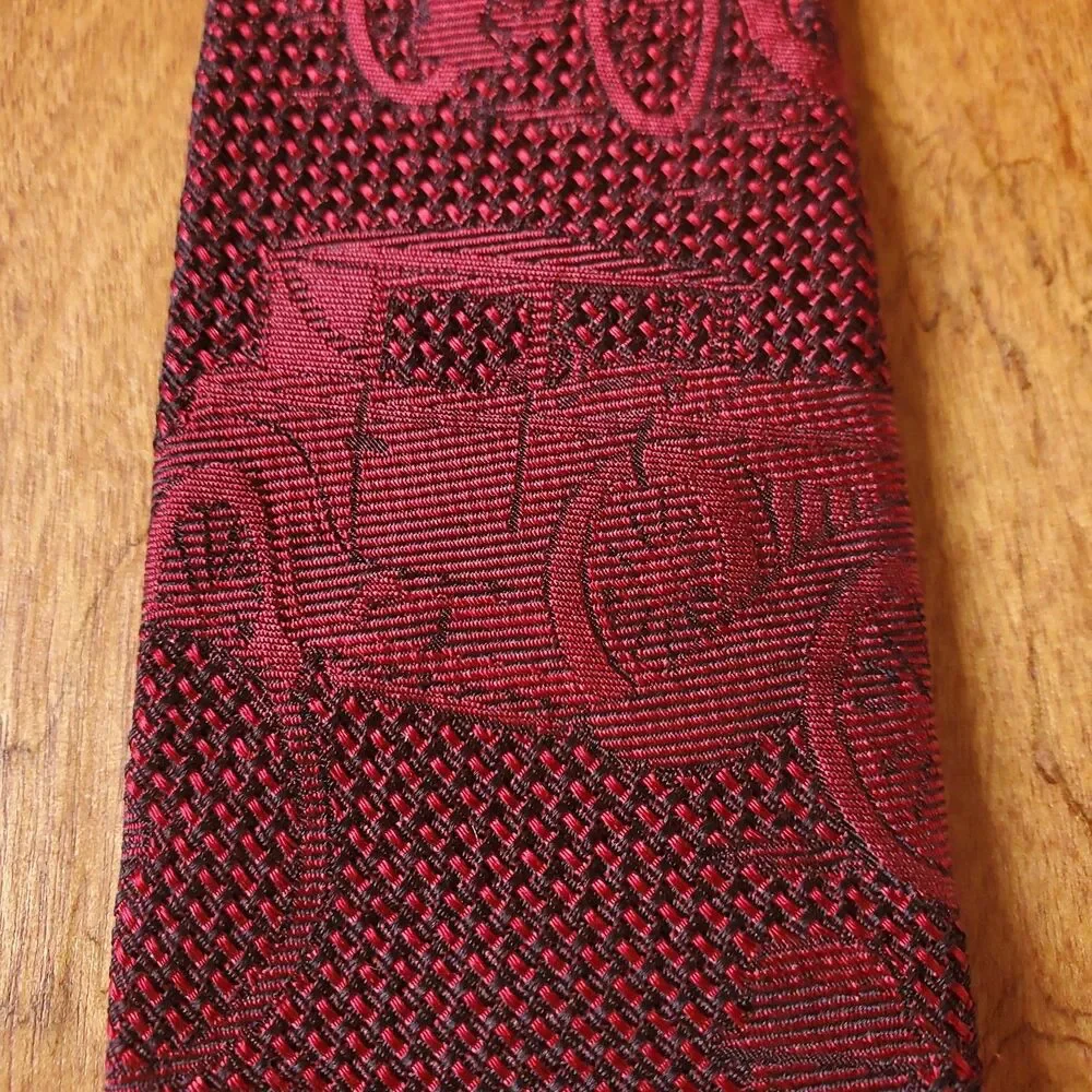 Vintage Silk Tie Antique Cars Bicycles Red Black 2.75 x 55 Stringbeans Plus - Picture 4 of 7